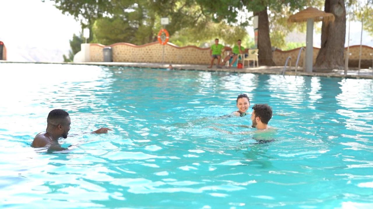 Balneario De Alicun De Las Torres Villanueva de las Torres Eksteriør bilde