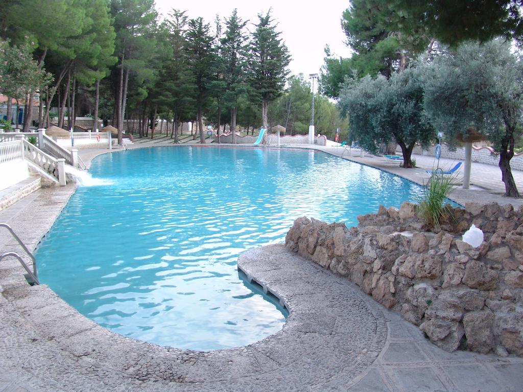 Balneario De Alicun De Las Torres Villanueva de las Torres Eksteriør bilde