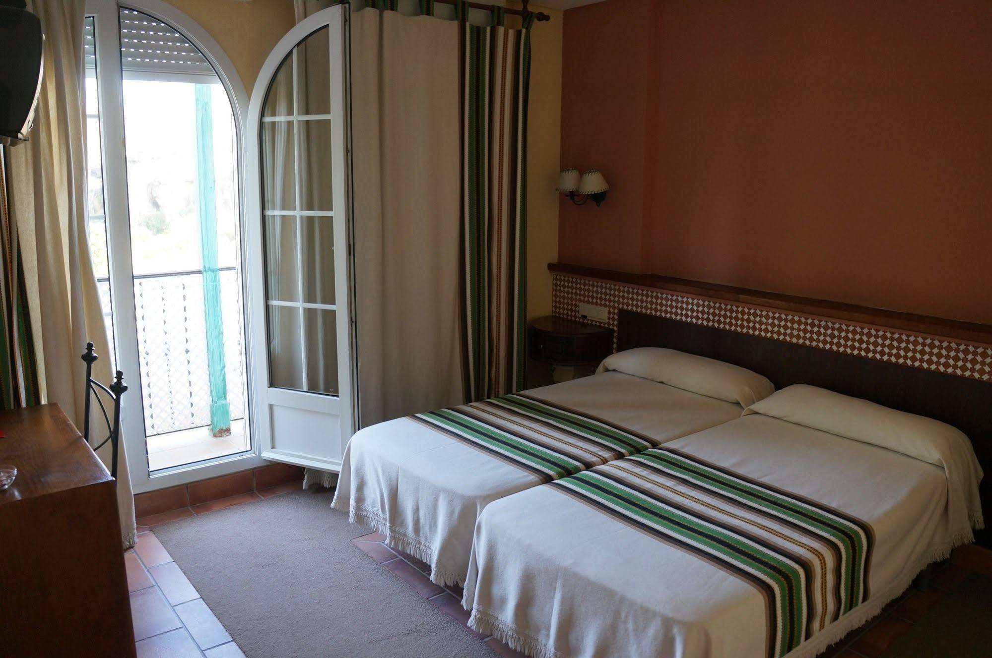 Balneario De Alicun De Las Torres Villanueva de las Torres Eksteriør bilde