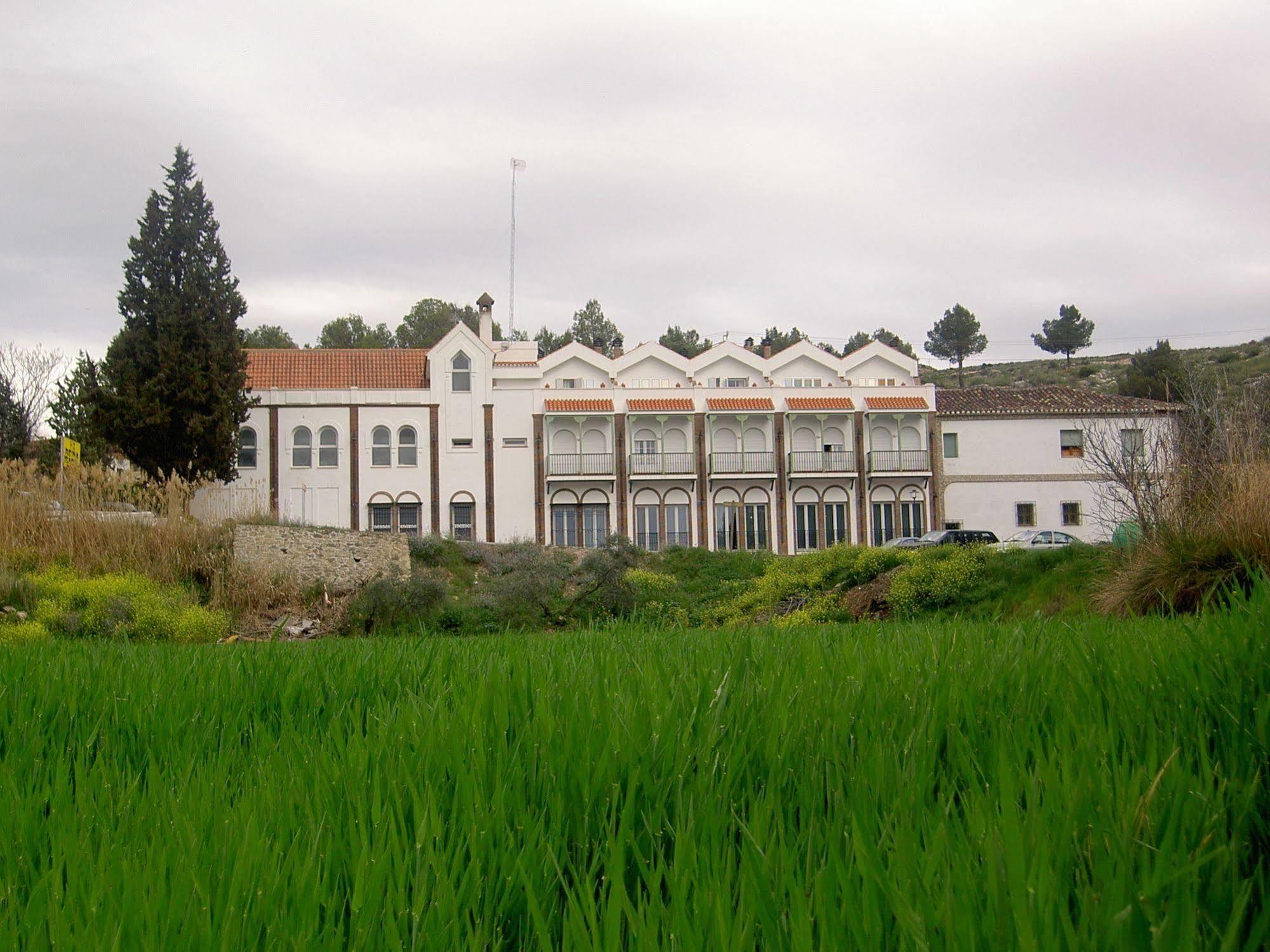 Balneario De Alicun De Las Torres Villanueva de las Torres Eksteriør bilde