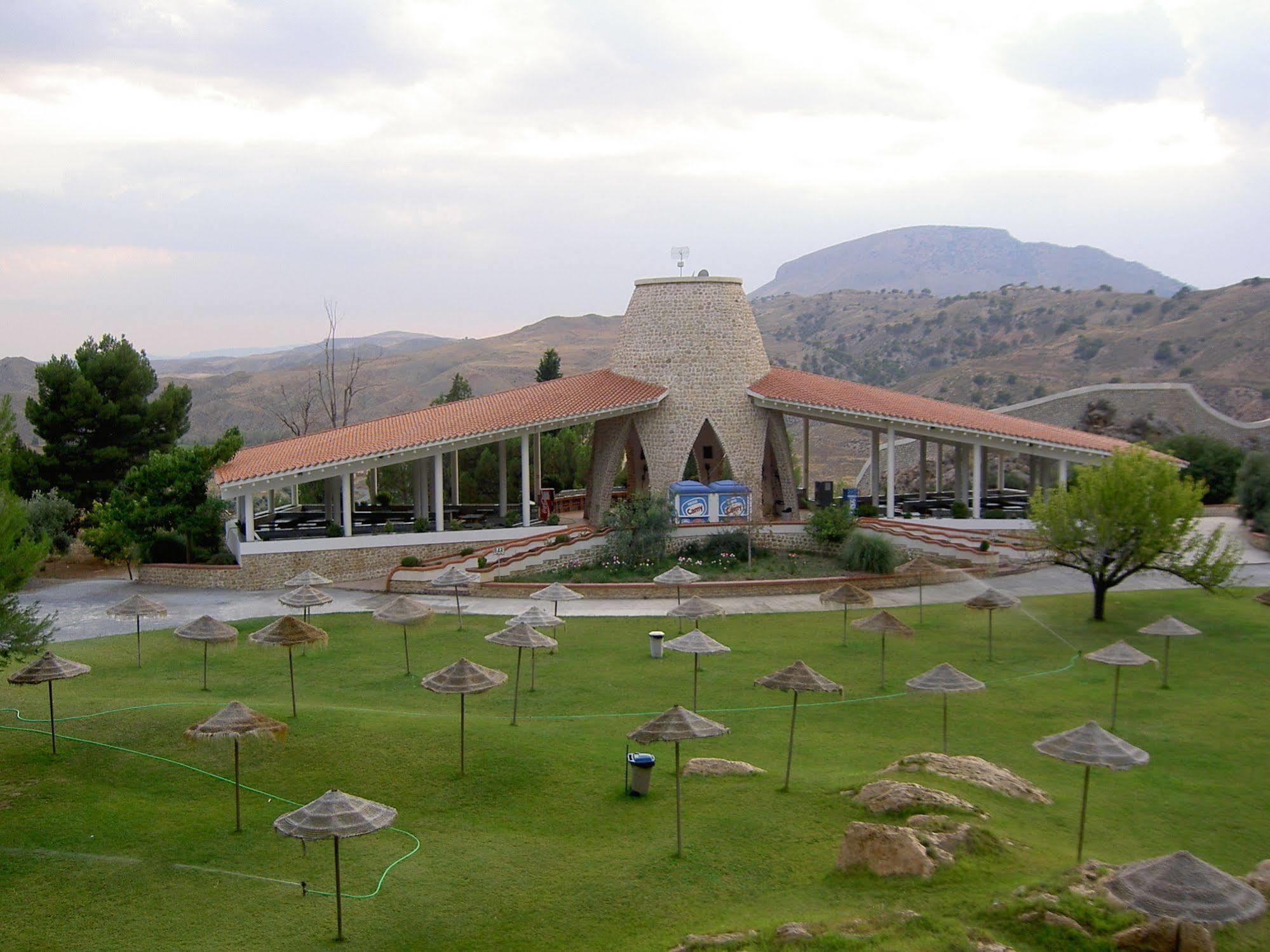 Balneario De Alicun De Las Torres Villanueva de las Torres Eksteriør bilde
